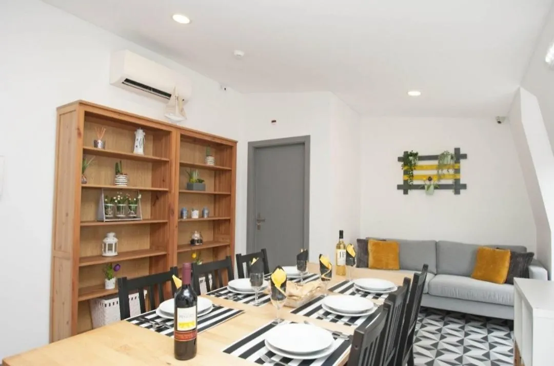 Guest house In Downtown - Villa Serenity Albufeira